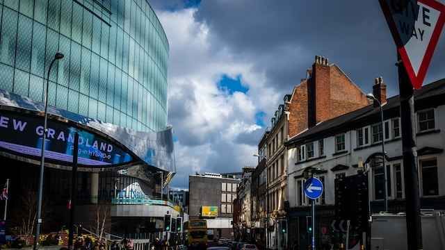 exploring-birminghams-charm-travel-coach-hire-services